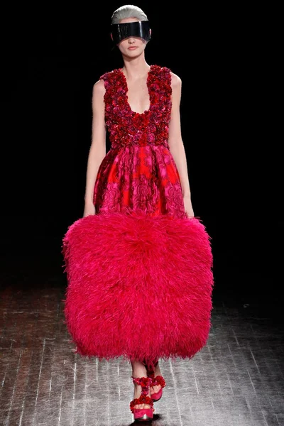 Look 27